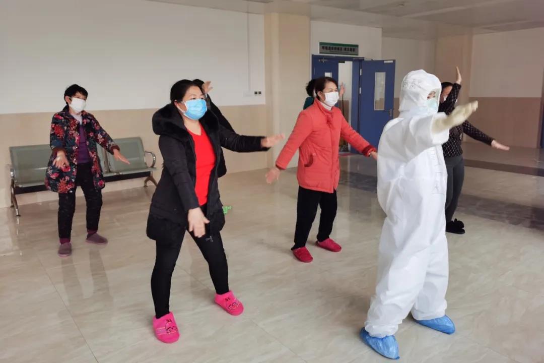 最美舞蹈！護(hù)士與患者在病房跳起“健身操”
