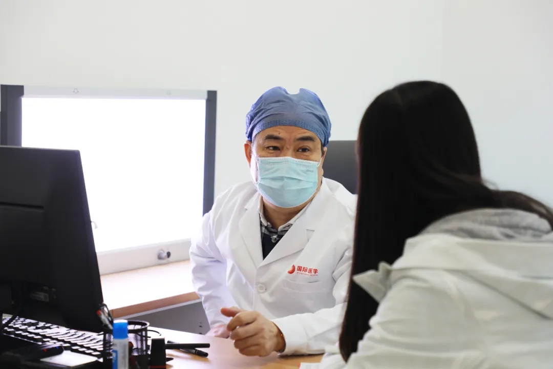 戰(zhàn)疫是英雄 救治是楷?！靼矅H醫(yī)學中心醫(yī)院支援湖北醫(yī)療隊隊員返崗工作干勁十足