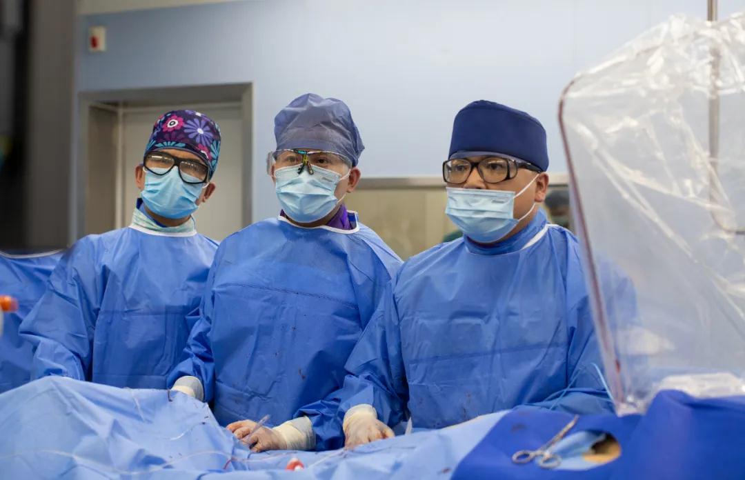 陜西廣播電視臺—完美！僅5毫米手術(shù)傷口，解決七旬老人主動脈夾層及多年“房顫”帶來的腦卒中煩惱！