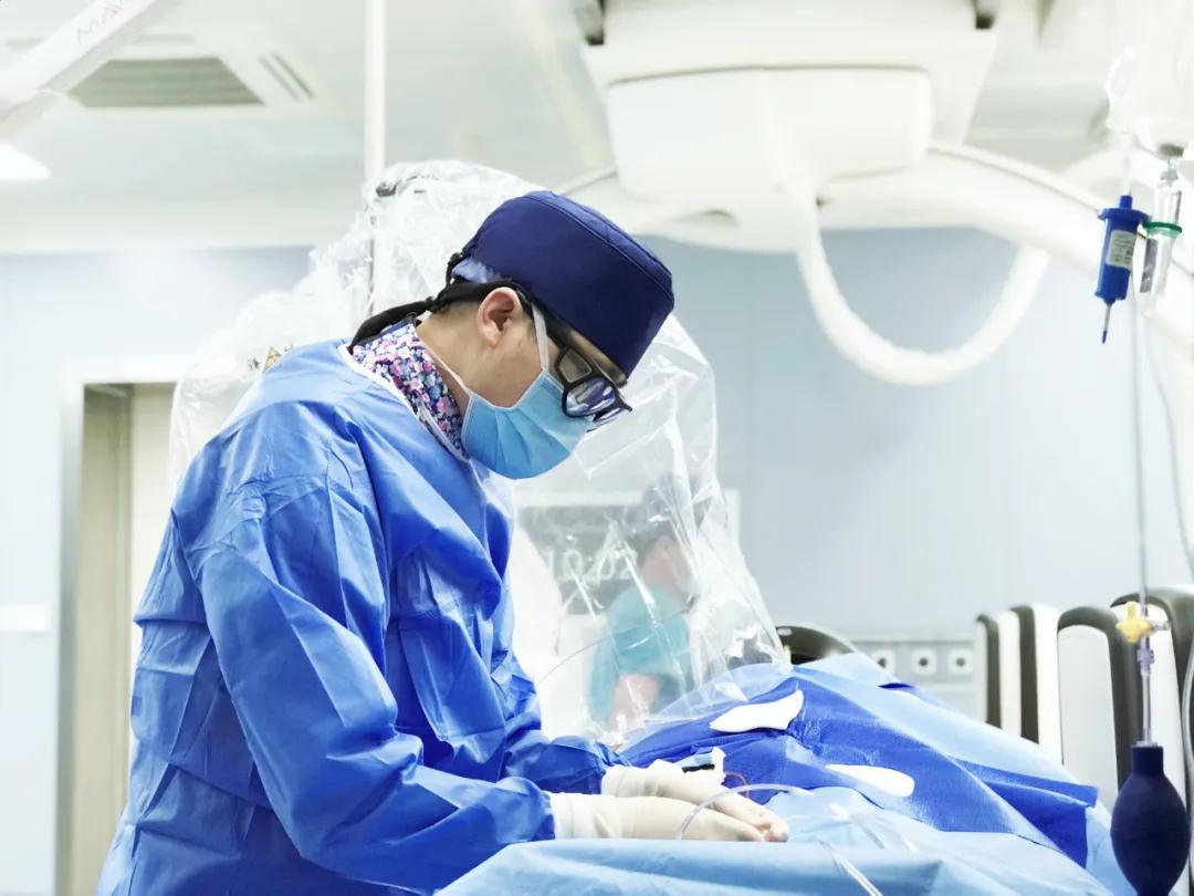 化險為夷！腦科醫(yī)生巧拆顱內(nèi)“不定時炸彈”