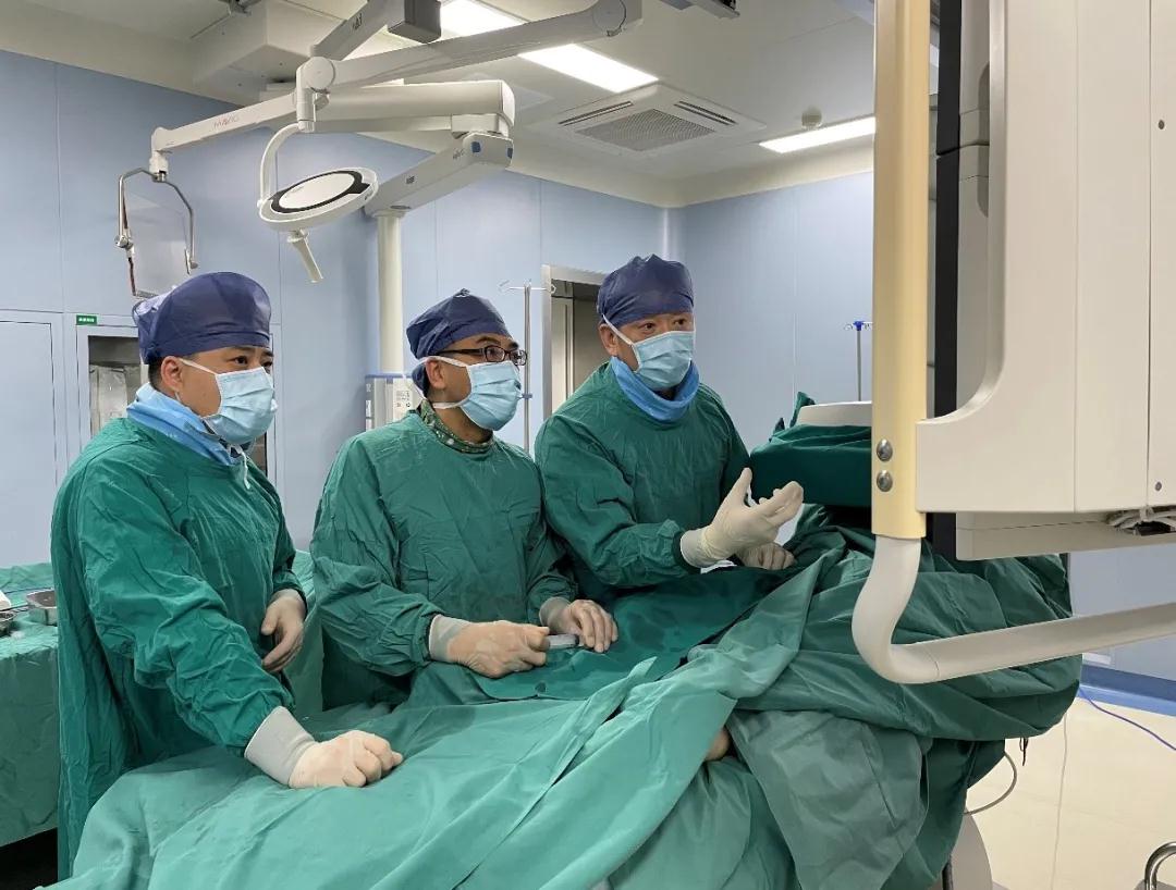 腹壁出現(xiàn)“蚯蚓狀”血管，布加綜合征惹的禍！