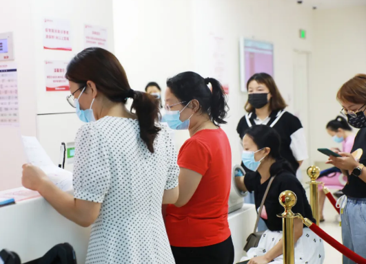 不掛號，解決多個問題，多學科MDT聯(lián)合門診讓更年期女性少跑腿，更安心！