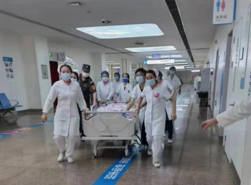 “999”急救集結號響起！他們與時間賽跑......