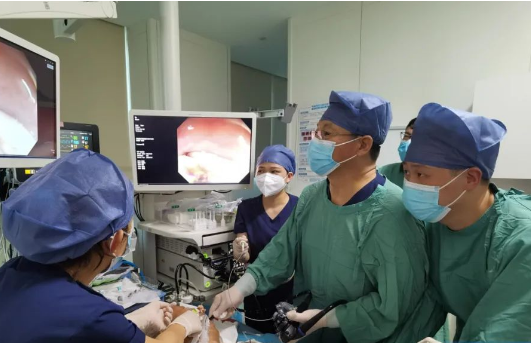 吃雞有風(fēng)險(xiǎn)！多學(xué)科聯(lián)手為71歲老人清除“刺客”