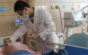 危急重癥、“大白肺” 90%以上恢復(fù)良好，他們?nèi)绾巫龅降模?>
				             </a>
                <div   id=