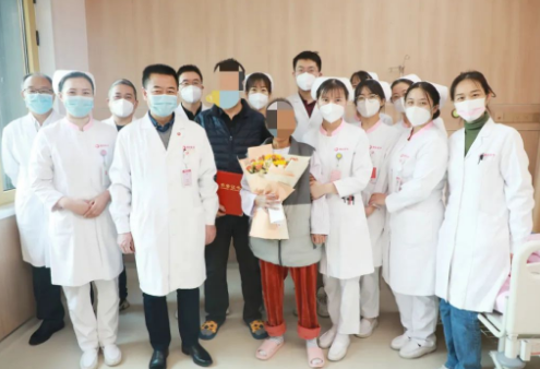 215天守護，2000多頁病例， 這位女士終見彩虹