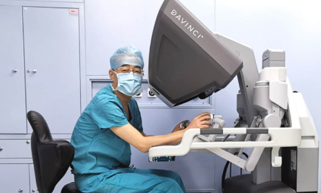 德術并重 革故鼎新——泌尿外科專家為高齡老人成功實施“無切口”全腹腔鏡下膀胱全切術