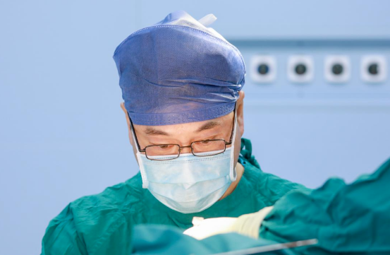 7歲遭遇油罐爆炸！單親媽媽“浴火重生”擺脫“異類”標簽