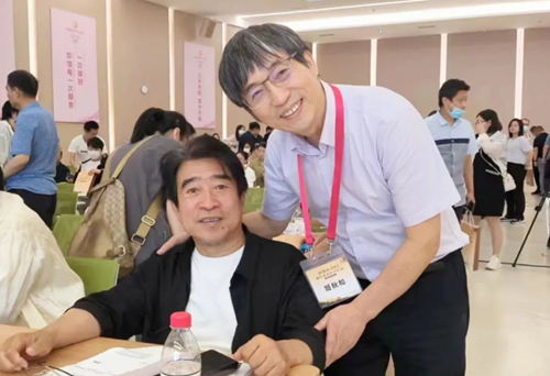 “醫(yī)”往情深15載！一位基層“輪椅”醫(yī)生和醫(yī)學(xué)大咖的故事