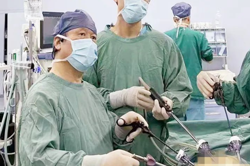 68cm橡膠水管吞入腹中！我院普外科腹腔鏡微創(chuàng)手術(shù)緊急施救！